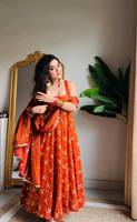 Ensemble Anarkali Moderne de Boutique en Soie Fendy avec Broderie de Fil et de Paillettes, Idéal pour l'Hiver et l'Été, Célébrations, Mariages, Fêtes, Élégant