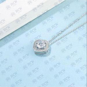 1.00 TCW Moissanite pendentif pour femme Minimal Dainty diamant anniversaire cadeau 14k plaqué or bijoux en argent collier - Product Image 3
