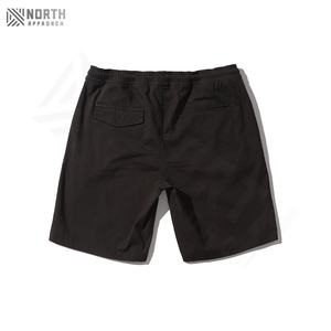 Shorts de sport pour hommes en polyester 100 %, couleur unie personnalisable, anti-plis, écologiques, haute qualité, teinture unie, vente en gros - Product Image 6