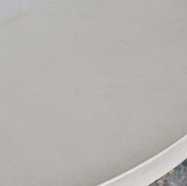 สีเทาเข้ม