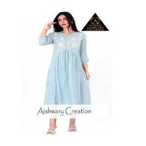 Robe longue en coton pour femme, élégante, broderie florale, manches trois quarts, confortable, pour l'été, usage quotidien, exportateur - Product Image 1