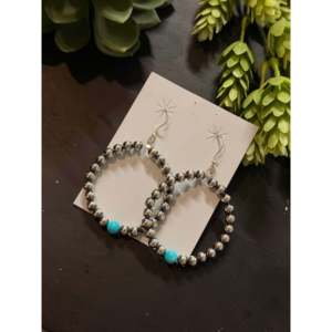 Pendientes Colgantes Navajo de Turquesa Kingman y Plata de Ley con Perlas Hechas a Máquina, Diseño Elegante - Product Image 4