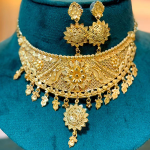 Ensemble collier et boucles d'oreilles plaqué or 24 carats en alliage, style romantique vintage, pour mariage, fiançailles, fête et anniversaire - Product Image 1