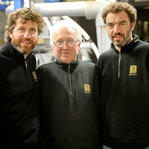 Pruneti Iris Bitter 500ml Premium Spirit emballé dans une élégante bouteille en verre 100% italien - Product Image 6