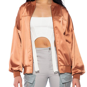 Chaqueta de bombardero de satén para mujer con cremallera de color sólido Chaqueta de satén de diseño universitario para mujer de buena calidad para mujer - Product Image 4