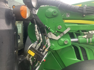 Tractor agrícola John Deere T-R-A-K-T-O-R 6130-R - Product Image 2