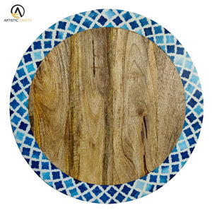 Planche à découper ronde en bois de manguier conçue sur mesure avec incrustation de résine Bloc à découper en bois d'acacia pour la cuisine et l'hôtel - Product Image 1