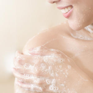 Le gel douche antibactérien OEM 500ml enrichi en huiles essentielles élimine efficacement 99.9% des germes - Product Image 3