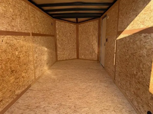 Remolque utilitario cerrado con puerta tipo granero de doble eje FOREST RIVER USECO 7X14, modelo 2026, en venta - Product Image 6