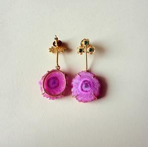 Pendientes Rosa Mate Serenity, Elegantes con Acabado Mate Suave, Joyería Rosa Delicada y Estilosa para Mujer, Perfectos para Uso Diario y Ocasiones Especiales - Product Image 4