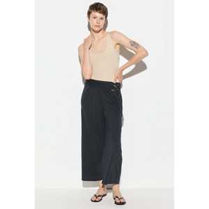 Top informal elástico con cuello redondo y tirantes anchos - Product Image 3