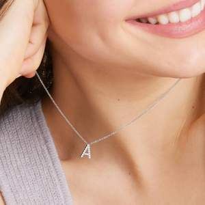 Collar exclusivo con inicial de diamante en forma de letra A, con letra elegante personalizada, para regalo de cumpleaños. - Product Image 4