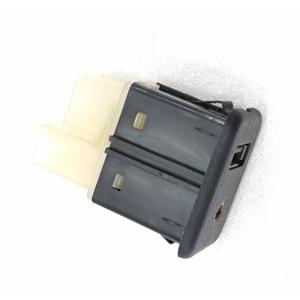TOMA DE CORRIENTE AUX/USB OPEL Corsa E 3ª Serie 95224941 (15>) - Product Image 3