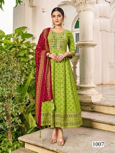 Robe longue de soirée haut de gamme avec broderie Dupatta, tenue parfaite pour les occasions spéciales à un prix abordable - Product Image 3