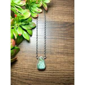 Collier goutte d'eau Eli Skeets Kingman en turquoise et argent sterling pour les occasions de cadeaux - Product Image 1