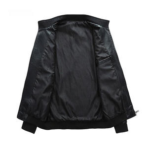 Veste d'hiver pour homme avec un style sportif inspiré du design intemporel d'une veste en cuir - Product Image 5