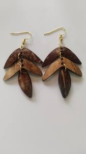 Joyería inspo Pendientes de cáscara de coco de tamaño mediano Pendientes de cáscara de coco personalizados ÁNGULO - Product Image 4