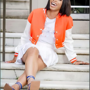 Veste universitaire courte de haute qualité OEM pour femmes, manches en cuir, impression de logo personnalisé, toile de rembourrage en coton pour l'automne bas quantité minimale de commande - Product Image 3