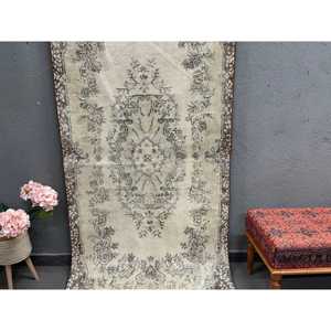 Alfombra de 3.6x7.2 pies, Alfombra Turca, Alfombra Floral de Lana Gris Vintage - Product Image 2
