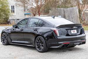 รถ Cadillac CTS Blackwing รุ่นฉลองครบรอบ 120 ปี ปี 2023 สภาพดีเยี่ยม วิ่งเพียงประมาณ 8,800 ไมล์ เครื่องยนต์เทอร์โบ 6.1 ลิตร V8 8 สูบ 668 แรงม้า เบาะหนังสีเข้ม ขับเคลื่อนล้อหน้า - Product Image 4