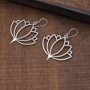 Pendientes de diseño de flor de loto al por mayor en 925, aros de joyería floral de plata de ley sólida, accesorios finos para mujeres y niñas - Product Image 4