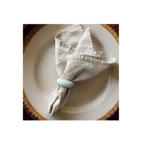 Servilleteros de resina bien elaborados para configuraciones de comedor de diseñador con atractivo hecho a mano y hermosos estilos vibrantes - Product Image 2