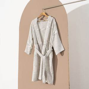 Albornoz de algodón 100% unisex hecho en Turquía tela transpirable peso ligero superventas secado rápido verano todo el año ropa de dormir - Product Image 1