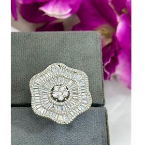 Hermoso Anillo Ajustable de Plata con Acabado Dorado de la Mejor Calidad con Circonitas Cúbicas para Eventos y Bodas, Colección para Mujeres y Niñas - Product Image 2