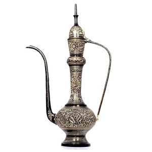 Surahi vintage de haute qualité en laiton pur avec gravure, finition polie et peinture noire, article de cuisine antique arabe - Product Image 3