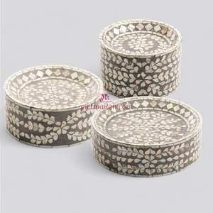 ฐานวางเค้กมุกสำหรับโชว์ขนมหวาน ตกแต่งบ้าน จากเวียดนาม - Product Image 1