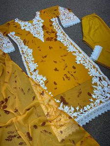 PRESENTANDO NUEVA COLECCIÓN DE DISEÑADOR DE ÉXITO DE CENA TRABAJO DE BORDADO DE FANTASÍA Y TRABAJO DE IMPRESIÓN DIGITAL KURTI-FONDO CON FANCY DUPATTA - Product Image 2