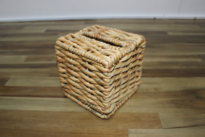 Artex Dong Thap, boîte à mouchoirs en tissu tissé moderne faite à la main, distributeur carré - Product Image 3