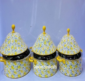 Hot Selling Luxury Metal Hot Pot Food Warmer & Casserole Design moderne en émail durable Finition imprimée jaune - Product Image 1