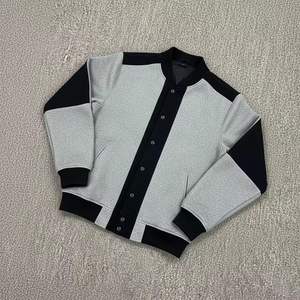 Chaquetas Varsity de Punto con Ribete de Piel de Oveja para Invierno, Chaqueta de Béisbol 100% Poliéster para Hombre, Estilo Universitario con un Solo Botón - Product Image 5