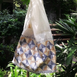 Ivoire femmes traditionnel Phulkari fait à la main châle en soie couleurs vives Satin matériel hiver printemps indien travail manuel Dupatta - Product Image 1