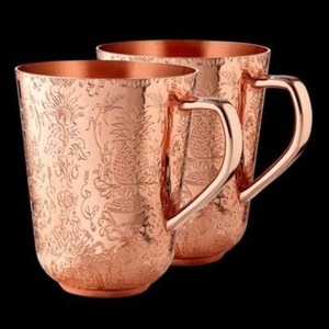 Copper mule mugs featuring comfortable handles making it easy to enjoy drinks without slipping issues - Product Image 1