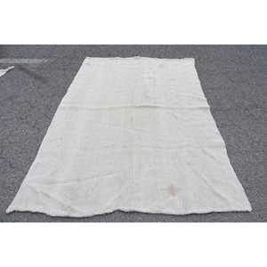 Alfombra Vintage de 5.2x7.6 pies (160x232 cm), Alfombra Turca Blanca Abstracta de Lana - Product Image 1