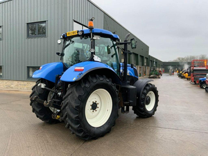 Tracteur chenillé d'occasion Holland T7.200, tracteur de jardin 200 CV, moteur FPT, transmission 4x4, garantie 4 ans, pompe moteur haute performance - Product Image 5