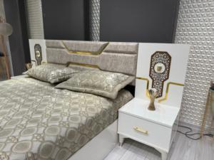 Juegos de dormitorio tamaño King de madera MDF de lujo europeo con opciones de almacenamiento de cama repletas de características Confort que mejora los muebles esenciales - Product Image 3