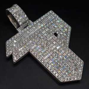 Joyería Hiphop de Plata 925, Colgante Personalizado de Moissanita con Corte Esmeralda, Chapado en Rodio, Estilo Iced Out para Hombre - Product Image 1