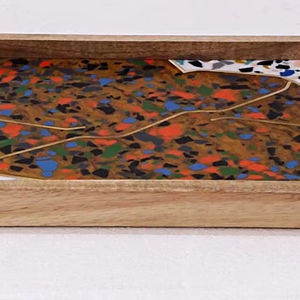 Plateau de service en bois de hêtre massif de conception moderne faite à la main 16x16 cm planche de service en bois naturel pour café collations décor à la maison - Product Image 1