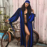 Paréo de plage imprimé à rayures noires et bleues avec manches bouffantes, idéal pour les vacances et la piscine