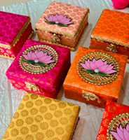 Boîte cadeau décorative religieuse en MDF faite à la main, design découpé pour usage festif traditionnel, cadeaux de mariage, Diwali, Inde