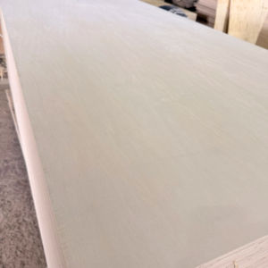 Contrachapado de Álamo para Interiores y Muebles OEM |   Panel Ligero E0 E1 |   Fabricante de Vietnam - Product Image 1