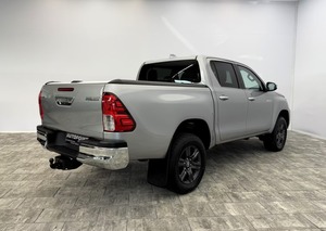 Toyota Hilux Pickup 2024, 1-25000 Millas, 4 Asientos, Automática, Diésel, Neumáticos R16, Volante a la Izquierda, Faros Halógenos, Asientos Oscuros - Product Image 2