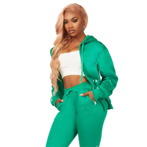 Survêtement superposé personnalisable pour femme, tissu léger et durable, techniques brodées pour le fitness et la mode hivernale - Product Image 1