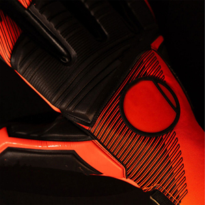 Gants de gardien de but de football en cuir rouge et noir, paume en latex, adhérence optimale, doigts complets, bracelet réglable pour les matchs et l'entraînement en extérieur - Product Image 4
