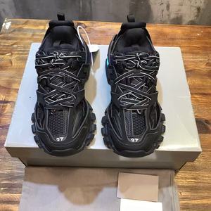 Nouvelles chaussures de sport décontractées de haute qualité, modèle 2026, confortables et polyvalentes, respirantes, chaussures de sport LED Track 3.0 - Product Image 3