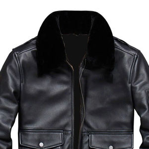 Chaqueta Bomber de cuero negro Premium con cuello de piel suave y bolsillos delanteros diseñados para la comodidad de estilo clásico y el calor del invierno - Product Image 2