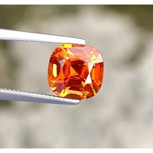 Granat Spessartite Mandarin Naturel de Nigéria, Coupe Coussin Excellente, 2,87 CT, Parfait - Product Image 1
